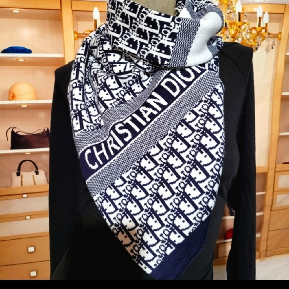 CD SCARF/ HAT - Picture 3 of 6